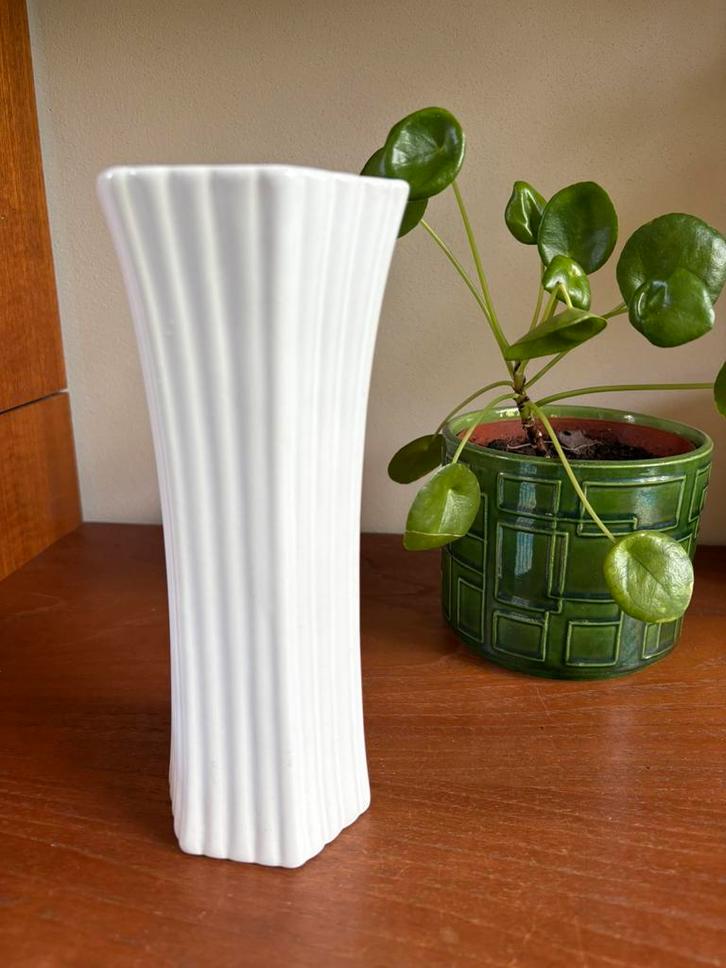 Vaas / trompetvaas Delfts Porcelia Delfts wit, Huis en Inrichting, Woonaccessoires | Vazen, Gebruikt, Wit, Minder dan 50 cm, Aardewerk of Porselein
