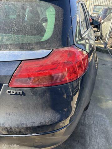 Achterlicht rechts Opel Insignia Sports Tourer A ('09-'17) beschikbaar voor biedingen