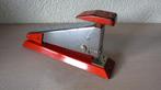 Grote vintage oranje nietmachine Zweden Rapid 2 werkend., Ophalen of Verzenden, Gebruikt