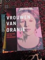 Vrouwen van Oranje: 5 Koninginnen, Boeken, Ophalen of Verzenden, Gelezen, Marjolein Hurkmans, Politiek