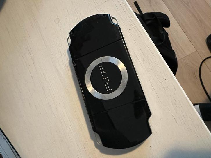1 of 2 Goedwerkende PSP - PlayStation Portable, Spelcomputers en Games, Spelcomputers | Sony PSP, Gebruikt, PSP, Zwart, Ophalen of Verzenden