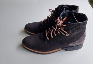 Durea hoge schoenen  beschikbaar voor biedingen