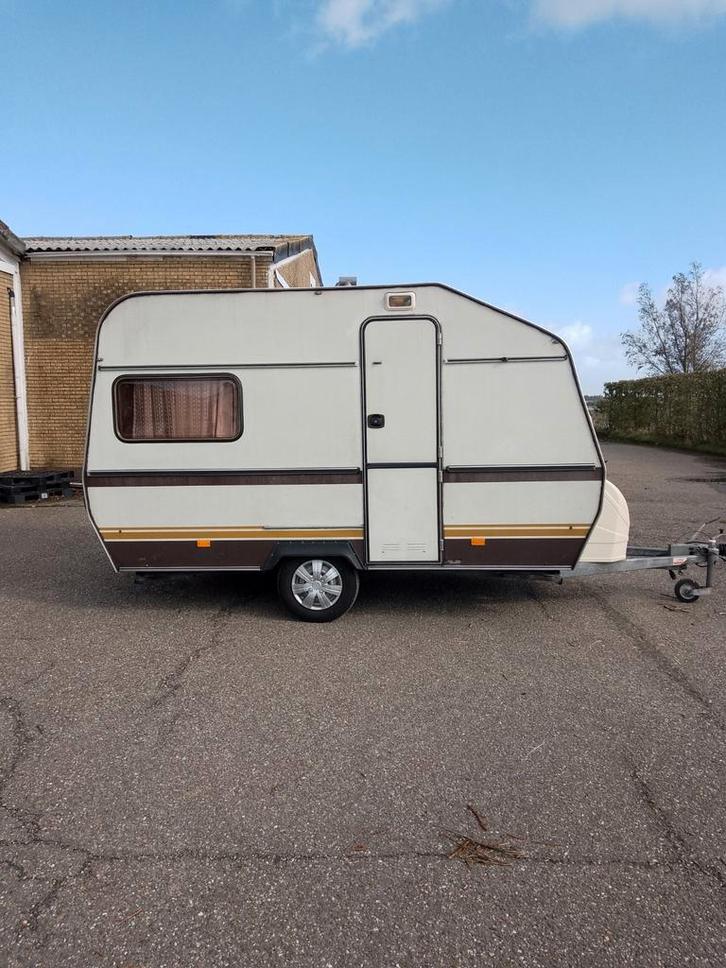 Nette retro IT caravan, Caravans en Kamperen, Caravans, Bedrijf, tot en met 3, 500 - 750 kg, Treinzit, Overige merken, Gascomfoor