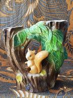 Mooie oude Engelse Hornsea vaas als boom en eekhoorn 15,8 cm, Antiek en Kunst, Ophalen of Verzenden
