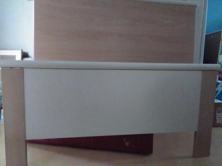 verhuizen, op kamers. Studeren ? Op jezelf, bed eenpersoons, Doe-het-zelf en Verbouw, Overige Doe-het-zelf en Verbouw, Zo goed als nieuw