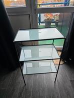 Zwarte metalen kast met glazen planken, Huis en Inrichting, Tafels | Bijzettafels, Ophalen, Minder dan 55 cm, Gebruikt, Metaal of Aluminium
