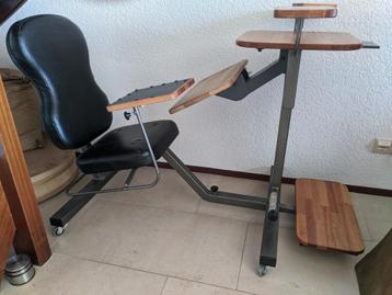 Computer en gaming bureau beschikbaar voor biedingen