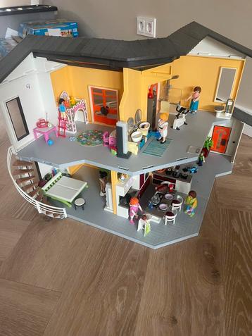 Playmobil City Life Woonhuis + Uitbreidingen (9266 t/m 9272) beschikbaar voor biedingen