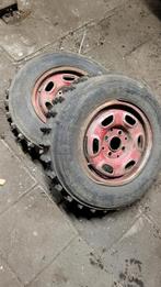 Noppenbanden 13inch 4x100, Ophalen, Zo goed als nieuw