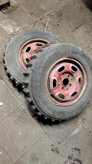 Noppenbanden 13inch 4x100 beschikbaar voor biedingen