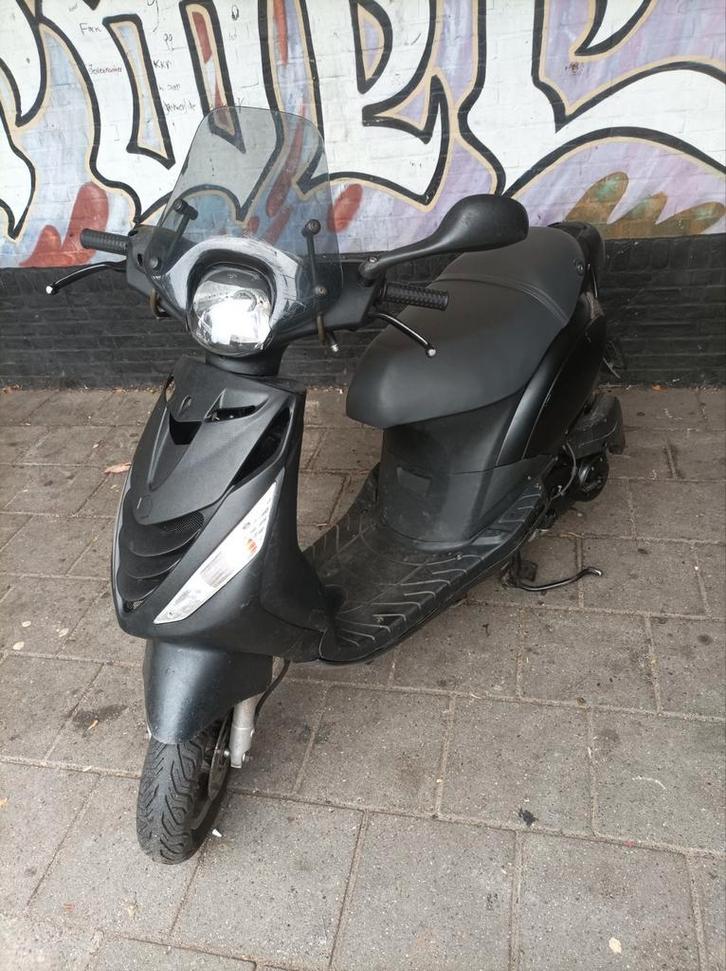 Zip 2000/sp 80cc, Fietsen en Brommers, Scooters | Piaggio, Zo goed als nieuw, Zip, Benzine, Ophalen of Verzenden