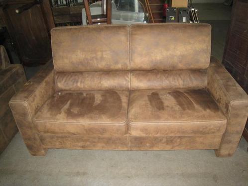 Bruine suede 2,5 zits bank, hoog 97/44, diep 88, breed 180, Huis en Inrichting, Banken | Bankstellen, Gebruikt