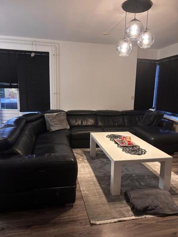 Hoekbank zwart 250x350 MOET NU WEG beschikbaar voor biedingen