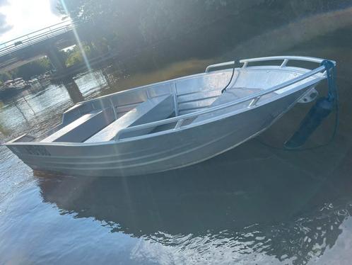Qwest aluminium boot, Watersport en Boten, Vis- en Consoleboten, Zo goed als nieuw, 10 tot 30 pk, 3 tot 6 meter, Benzine, Geen motor