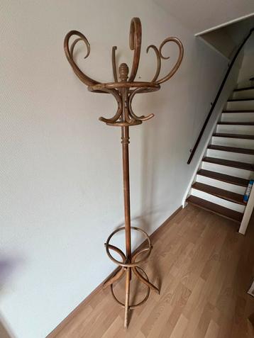 Vintage houten kapstok – gebogen hout (Thonet-stijl) beschikbaar voor biedingen