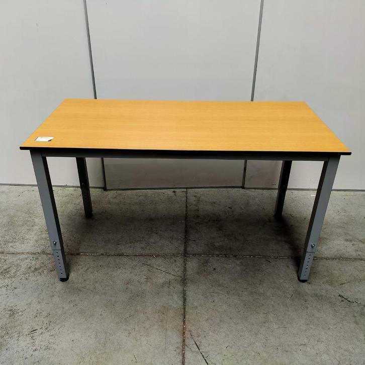 Zware degelijke werktafel - 150x75 cm werkbank tafel, Doe-het-zelf en Verbouw, Werkbanken, Gebruikt, Ophalen of Verzenden