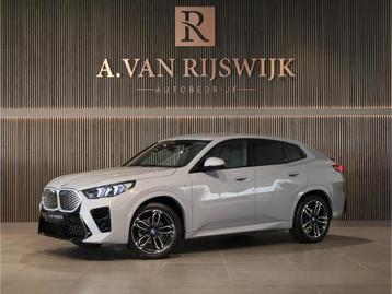 BMW iX2 eDrive20 67 kWh M-Sport | LED | CAMERA | STOELVERWAR beschikbaar voor biedingen