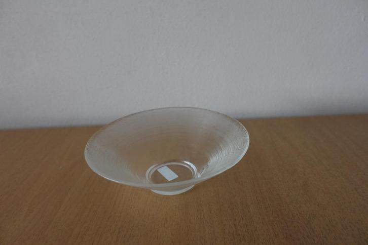 Glazen schaal, Huis en Inrichting, Woonaccessoires | Schalen en Manden, Zo goed als nieuw, Schaal, Rond, Glas, Ophalen of Verzenden