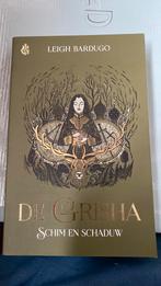 Leigh Bardugo - De Grisha. Schim en schaduw, Boeken, Ophalen of Verzenden, Zo goed als nieuw, Leigh Bardugo