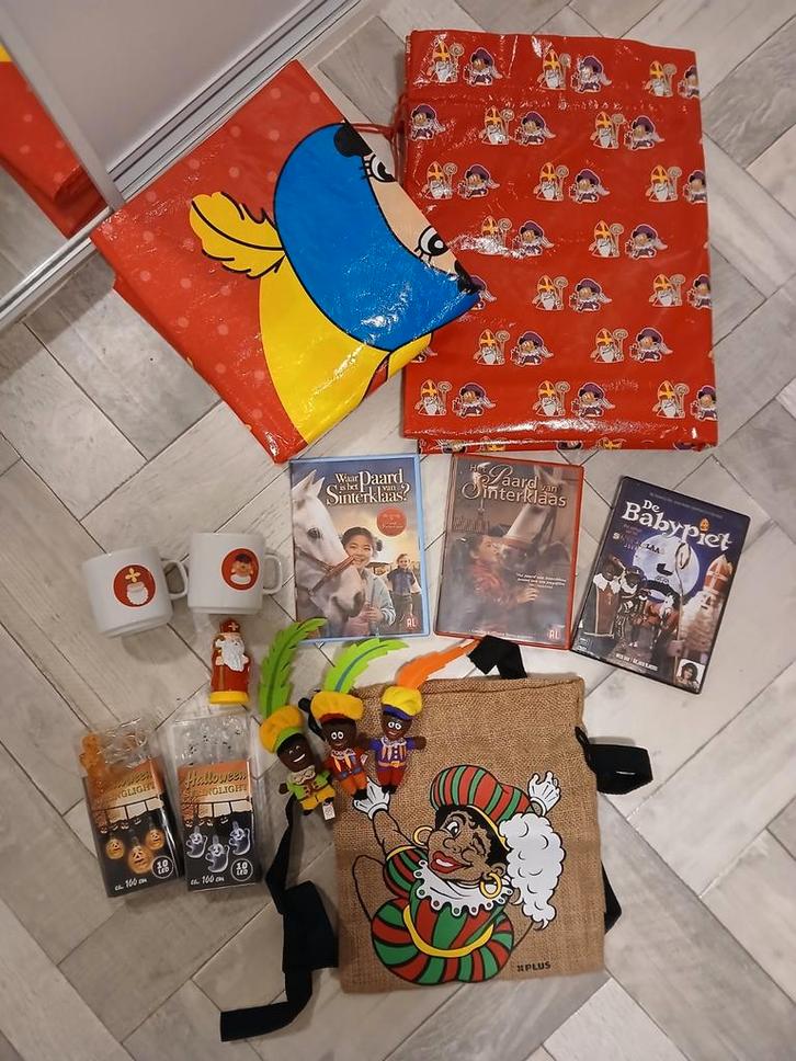 Leuk sinterklaas pakket,nostalgie , paard van sinterklaas, Diversen, Sinterklaas, Gebruikt, Ophalen