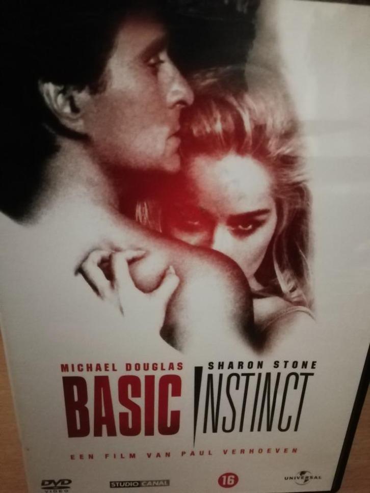 basic instinct ( michael douglas en sharon stone ), Cd's en Dvd's, Dvd's | Thrillers en Misdaad, Zo goed als nieuw, Vanaf 12 jaar