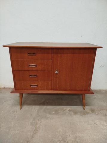 Vintage kastje met 4 lades en 1 deurtje Midcentury design beschikbaar voor biedingen