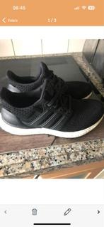 Adidas UltraBoost Zwart - Maat 39 1/3 - Zo goed als nieuw!, Ophalen of Verzenden, Zo goed als nieuw, Zwart, Sneakers of Gympen