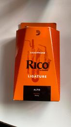 RICO BY D'ADDARIO LIGATURE FOR ALTO SAXOPHONE, Muziek en Instrumenten, Blaasinstrumenten | Saxofoons, Nieuw, Ophalen of Verzenden