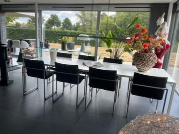 ARCO XL EETKAMERSTOEL ZWART LEDER 8X beschikbaar voor biedingen