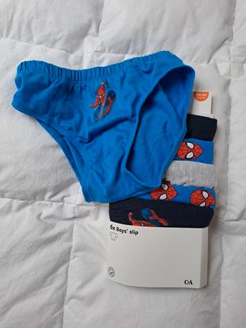 Zes Spiderman slips maat 134-140 C&A beschikbaar voor biedingen