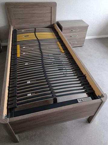 Bed en nachtkastje set van Beterbed Bienne truffel eiken beschikbaar voor biedingen