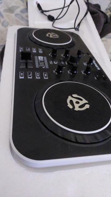 Dj deck beschikbaar voor biedingen