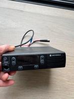 T.K. Motorola DM1400 UHF Mobilofoon 40 Watt, Telecommunicatie, Zenders en Ontvangers, Ophalen of Verzenden, Zo goed als nieuw