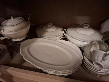 Antiek Servies - Prachtig en Compleet! beschikbaar voor biedingen
