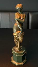 Aphrodite groen goud godin beeld op sokkel GvP 574, Antiek en Kunst, Kunst | Beelden en Houtsnijwerken, Ophalen