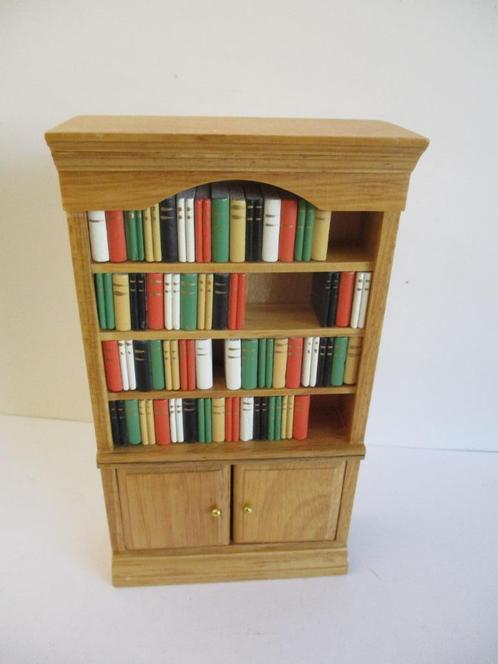 poppenhuis boekenkast de boeken zitten vast, Verzamelen, Poppenhuizen en Toebehoren, Zo goed als nieuw, Decoratie, Ophalen of Verzenden