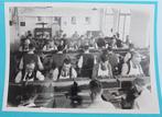Oude zwart-wit foto sigarenindustrie Kampen of Steenwijk., Ophalen of Verzenden, 1940 tot 1960, Ongelopen, Overijssel