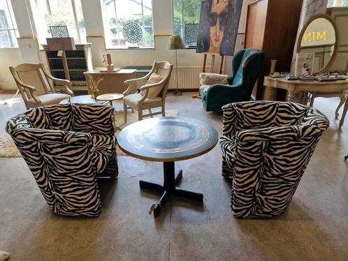 Set van 2 zebra fauteuils + ronde tafel met gouden details, Huis en Inrichting, Complete eetkamers, Zo goed als nieuw, Ophalen