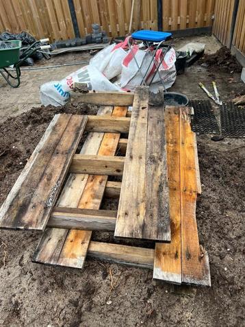 pallets 4 stuks brandhout o.i.d  beschikbaar voor biedingen