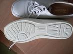 Nieuwe, witte schoenen te koop. Echt leer, maar helaas zitte, Ophalen of Verzenden, Nieuw, Schoenen