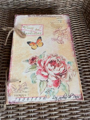 Decoratieve  box/doos beschikbaar voor biedingen