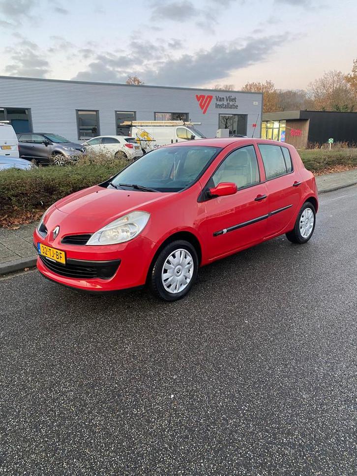 Renault Clio 1.5 dCi Expression 5 deurs AIRCO, Auto's, Renault, Bedrijf, Te koop, Clio, ABS, Airbags, Airconditioning, Boordcomputer