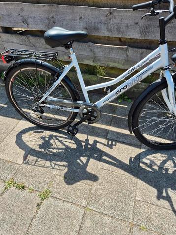 Een 26 inch probike meisjesfiets  beschikbaar voor biedingen