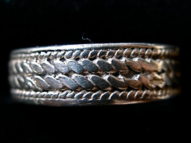 Zilveren 925 zilver rechte ring met mooi patroon maat 17.25, Sieraden, Tassen en Uiterlijk, Ringen, Nieuw, Dame of Heer, 17 tot 18