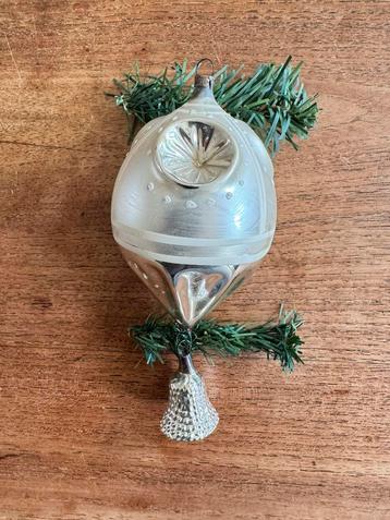 Oude kerstbal : Luchtballon met klokje beschikbaar voor biedingen
