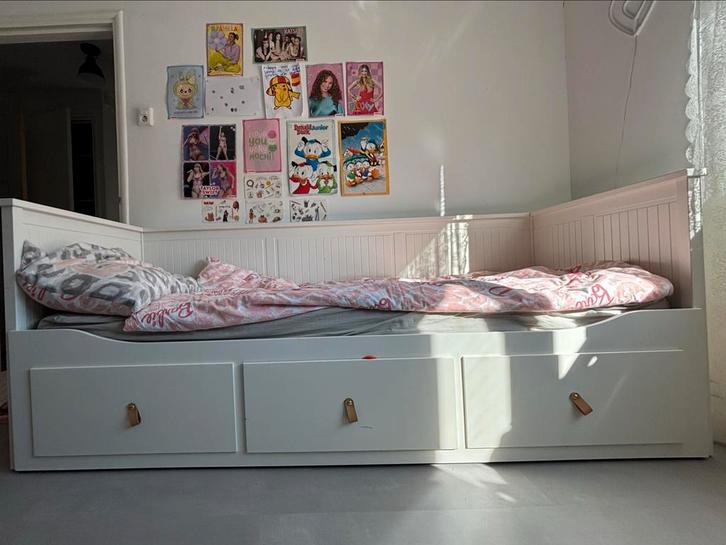 Hemnes Bedbank met 3 Lades + Matrassen, Huis en Inrichting, Slaapkamer | Bedden, Gebruikt, Eenpersoons, 80 cm, 200 cm, Hout, Wit