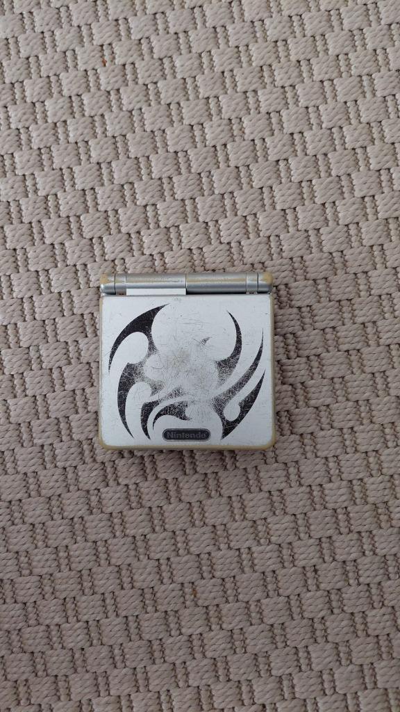 Nintendo Gameboy Advance SP Tribal met Spellen, Spelcomputers en Games, Spelcomputers | Nintendo Game Boy, Gebruikt, Game Boy Advance SP