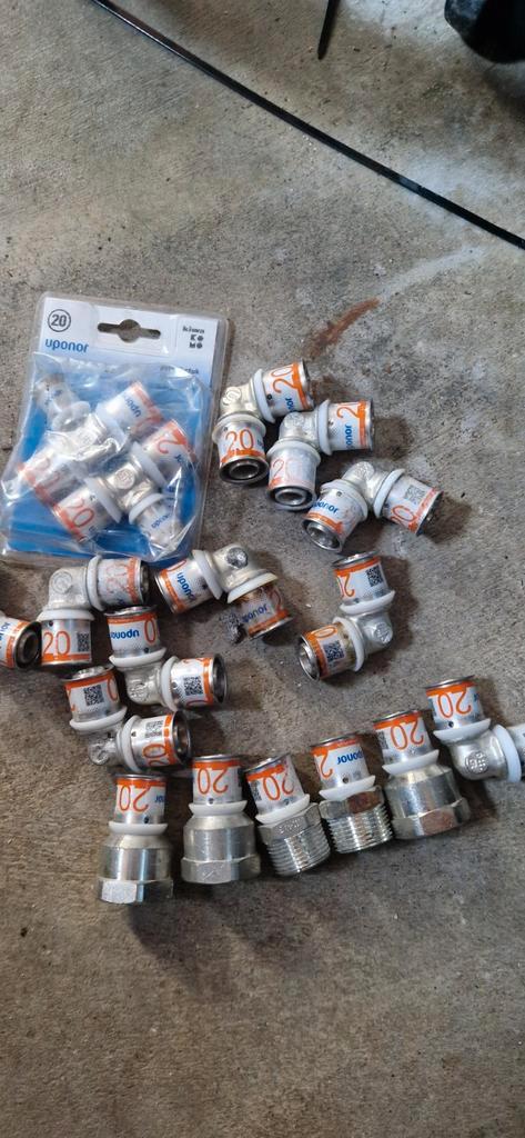 Uponor Perskoppelingen 20mm, Doe-het-zelf en Verbouw, Buizen en Afvoer, Gebruikt, Overige typen, Overige materialen, Minder dan 2 meter