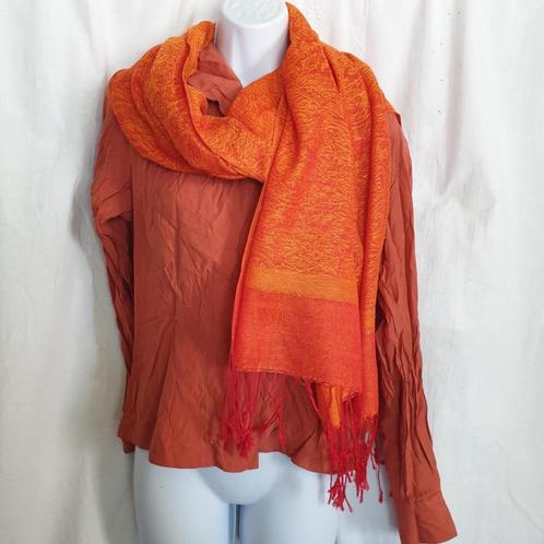 Hele mooie oranje sjaal 70x175 cm, Kleding | Dames, Mutsen, Sjaals en Handschoenen, Zo goed als nieuw, Sjaal, Ophalen of Verzenden