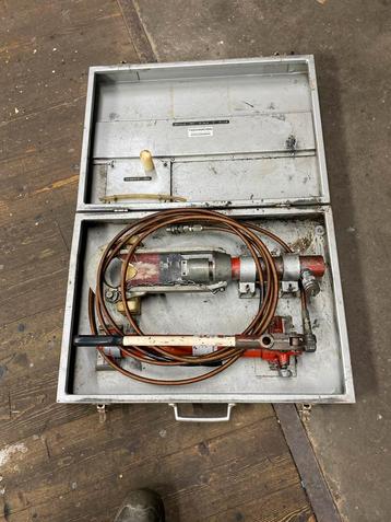 Hydraulische Kabelschaar in Koffer beschikbaar voor biedingen